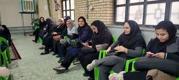 تقدیر از دانش آموزان برتر آموزشی  آموزشگاه دخترانه شهدای ۳۸ 
