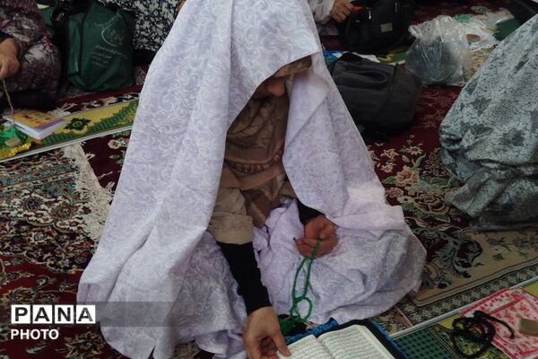 دانش‌آموزان بهارستانی، طلایه‌داران وحدت و معنویت در نماز جمعه