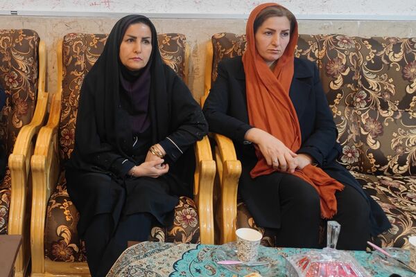 تجلیل ازوالدین جانباز در دبیرستان شاهد شهید معزی