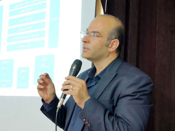 جلسه آموزشی ویژه همیار مشاوران دانش‌آموزان متوسطه