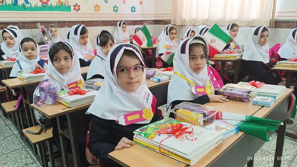 برگزاری مراسم جشن شکوفه‌ها در زنجان