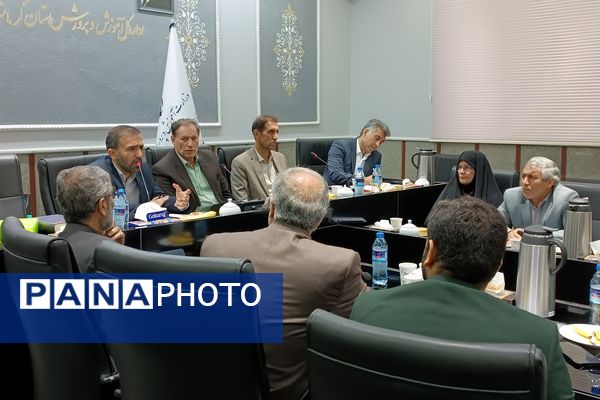 برگزاری نشست ستاد راهبری نماد و بازدید از مدارس