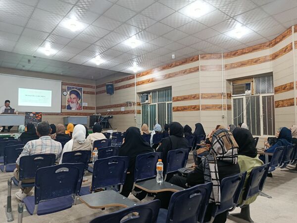 دومین کارگاه روانشناسی برای تربیت نسل فردا در حاجی‌آباد