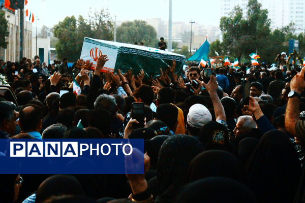 مراسم تشییع پیکر شهید «سعید آذربادگان» در بندرعباس