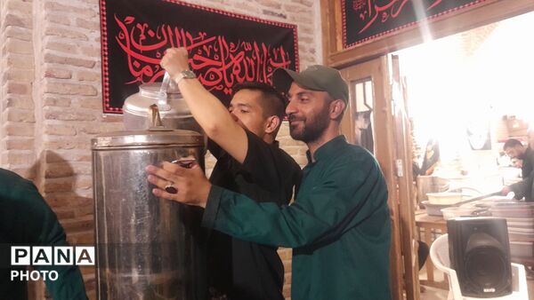 فعالیت چایخانه حضرت زهرا(س)در مسجد جامع نیشابور 