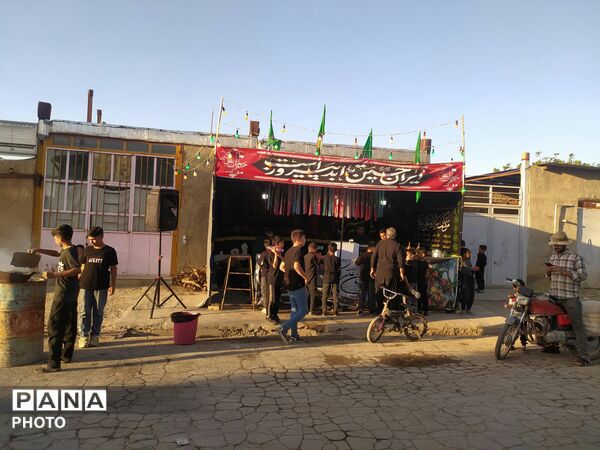 عزاداری مردان با غیرت وزنان شیردل این سرزمین در روستای بابان دردسته