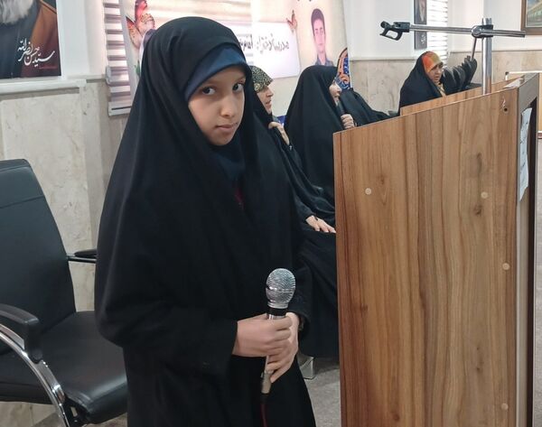 برنامه رویش آدینه با حضور دبستان دخترانه امام مهدی۲  در محمدشهر کرج