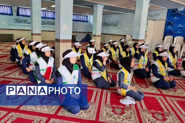 بازدید رئیس سازمان دانش‌آموزی کردستان و ارزیابان کشوری از روند فعالیت پیشتازان