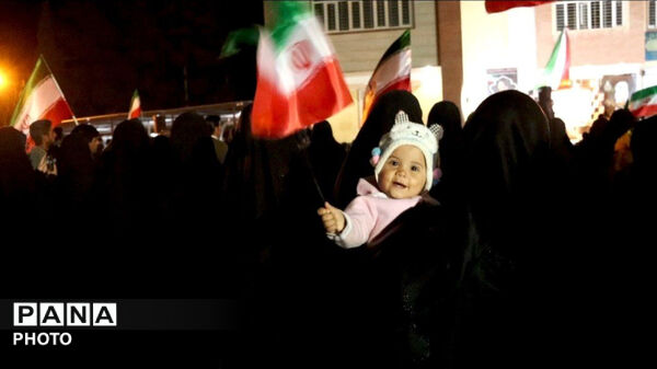 شب اربعین شهادت رهبر انقلاب اسلامی و شهدای دبستان میناب 