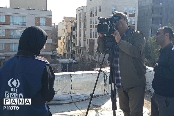 نصب پنل‌های خورشیدی و اتصال آن به شبکه برق رسانی منطقه در هنرستان قدس ناحیه دو شهرری 