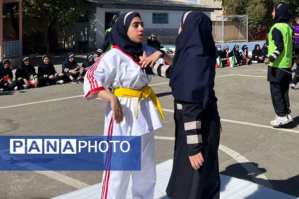 برگزاری المپیاد درون مدرسه ای در دبیرستان مریم عذرا دماوند