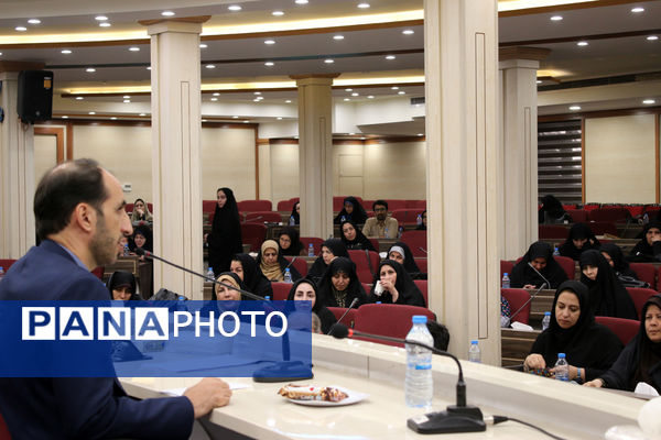 دوره توانمندسازی دبیران متوسطه سراسر کشور در قم