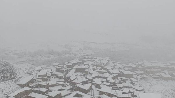 بارش برف در روستای اصقول سربیشه