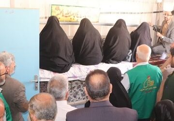 رونمایی از فرش ۹ متری اهدایی به حرم مطهر امام حسین(ع)