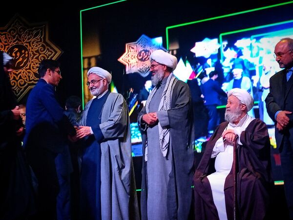 آیین اختتامیه ترنم وحی با تجلیل از برترین های قرآنی