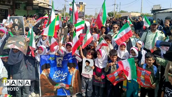 دانش‌آموزان کهنوجی به یاد دانش‌آموزان مینابی 