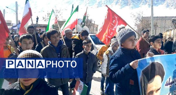 دهه نودی‌ها انقلاب را در دست گرفتند