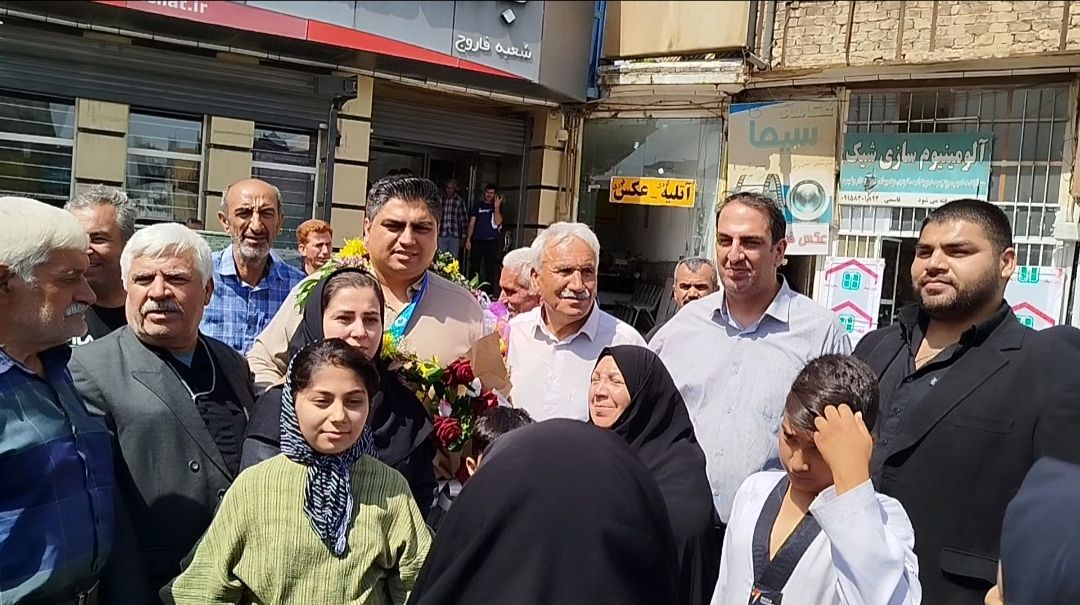 استقبال مسئولان و مردم از هادی نقابی تکواندوکار فاروجی