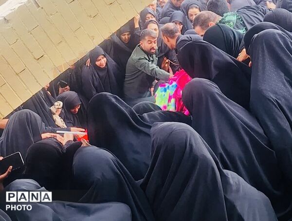 تشییع «شهیده فاطمه طاهری فرد» مدیر دبستان میناب در جیرفت