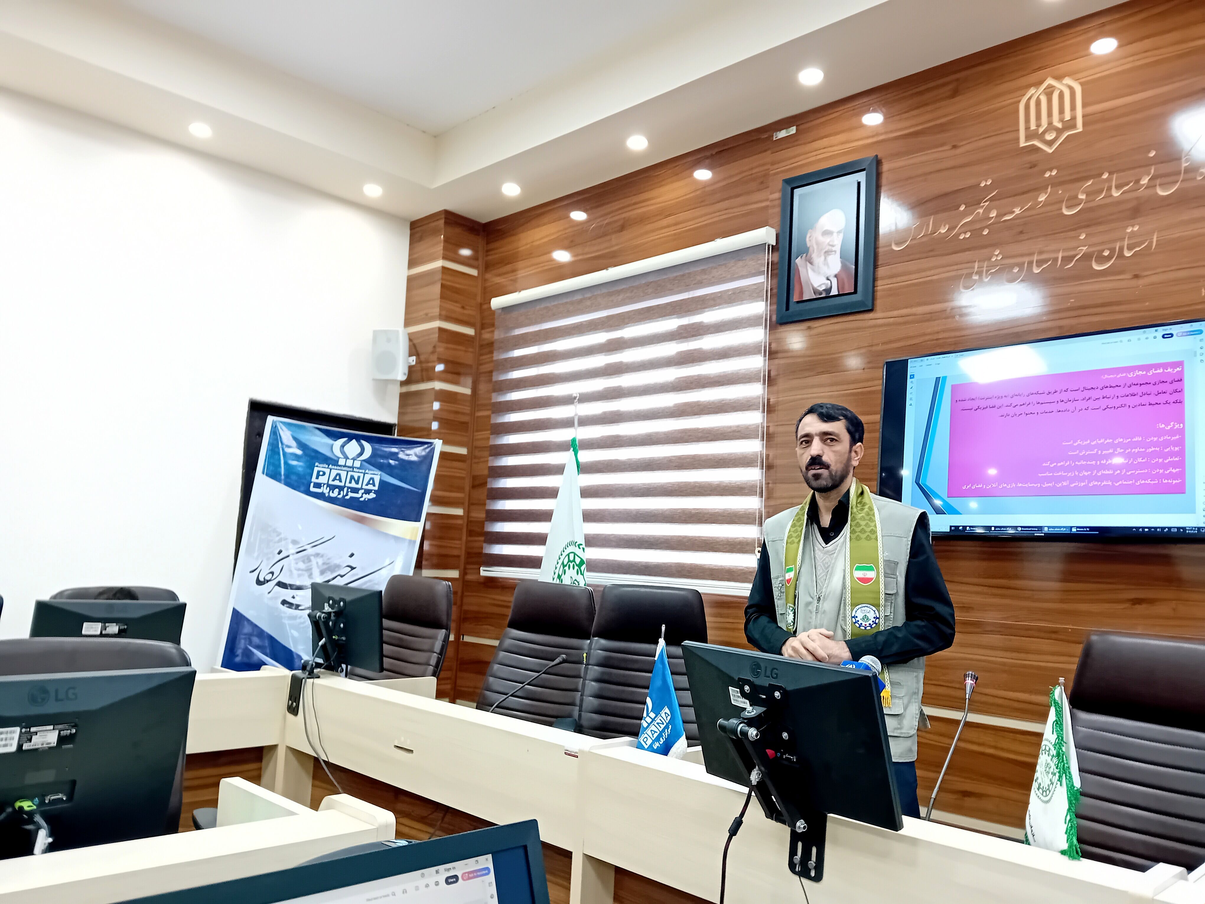 سواد‌رسانه‌ای به خبرنگار کمک می‌کند اخبار را تحلیل و صحت‌سنجی کند