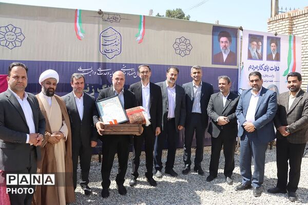 آئین کلنگ زنی اولین روستابازار استان تهران در کهریزک 
