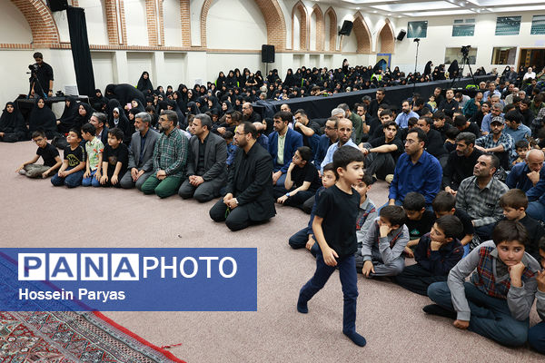 مراسم بزرگداشت شهیدان خدمت در دبیرستان متوسطه دوم امام صادق(ع)