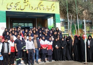 مراسم مانور سراسری زلزله در آموزشگاه نوشین بختیاری جوادآباد