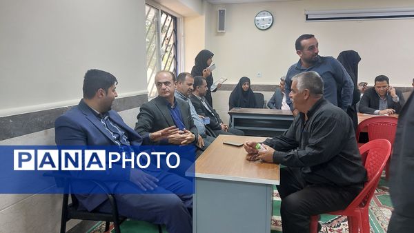 برگزاری میز خدمت به‌مناسبت هفته دولت در بلده