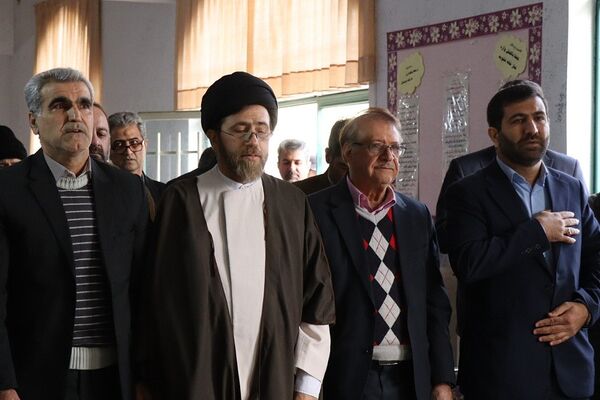 آیین خشت‌گذاری مدرسه مشارکتی قائم آل محمد (عج) پاکدشت 