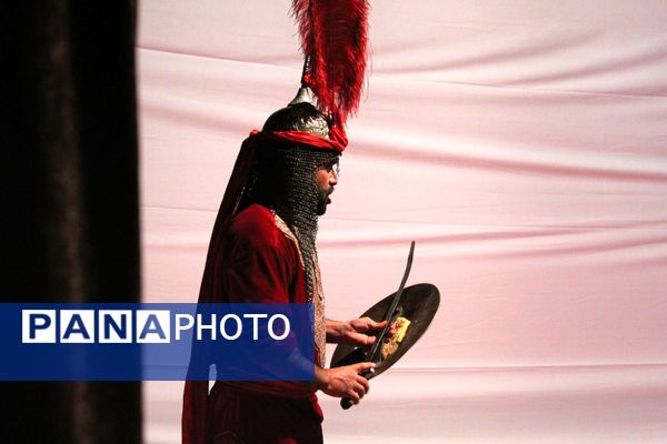 اجرای نمایش «طریق عشق» در شهرستان گرمه