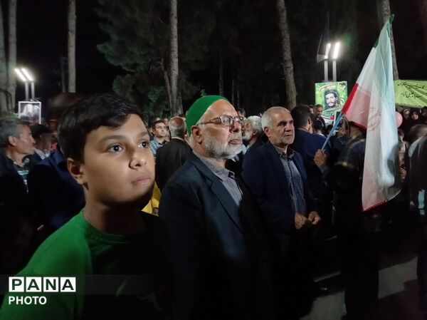 از دیروز تا امروز همیشه پای انقلاب