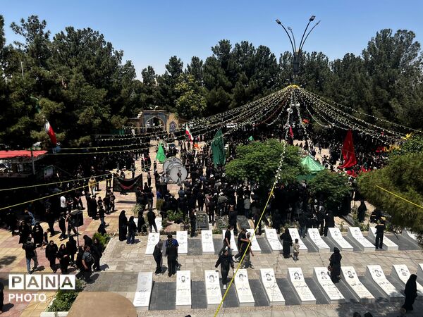 عزاداری پرشور ظهر عاشورا در شهرک ینگی امام