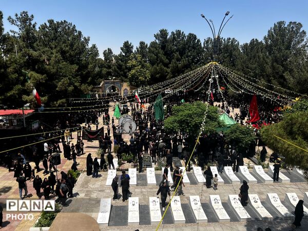 عزاداری پرشور ظهر عاشورا در شهرک ینگی امام