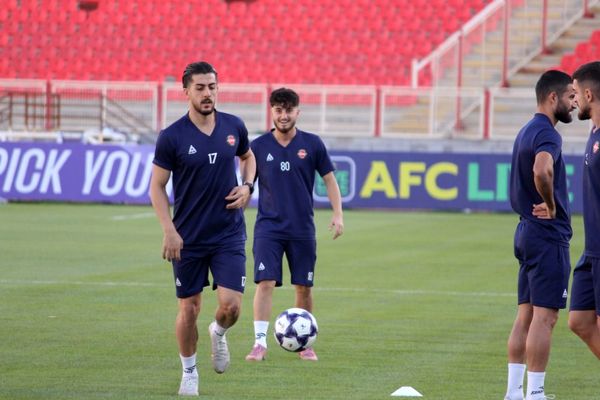 تمرین بازیکنان تیم تراکتور پیش از بازی با الوحده امارات