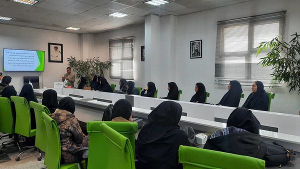 رونمایی از کتاب ریاضیات پیشرفته در کتابخانه مرکزی بجنورد 