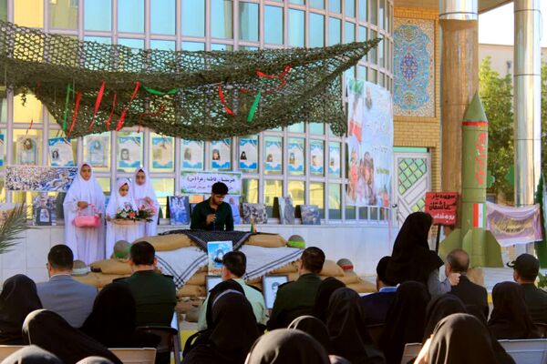 مراسم گرامیداشت هفته دفاع مقدس در هنرستان فاطمه‌الزهرا(س) گچساران