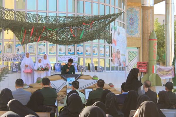 مراسم گرامیداشت هفته دفاع مقدس در هنرستان فاطمه‌الزهرا(س) گچساران