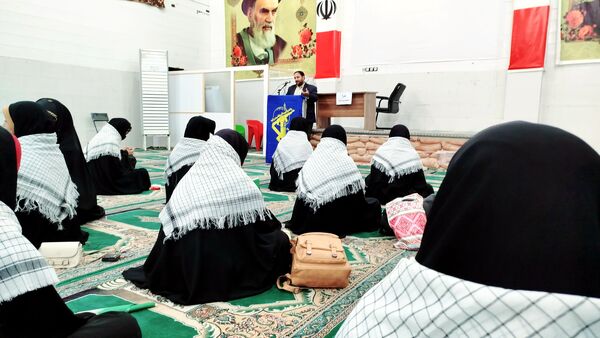 اعزام ۴۰ دانش‌آموز دختر لنده‌ای به مناطق عملیاتی جنوب کشور