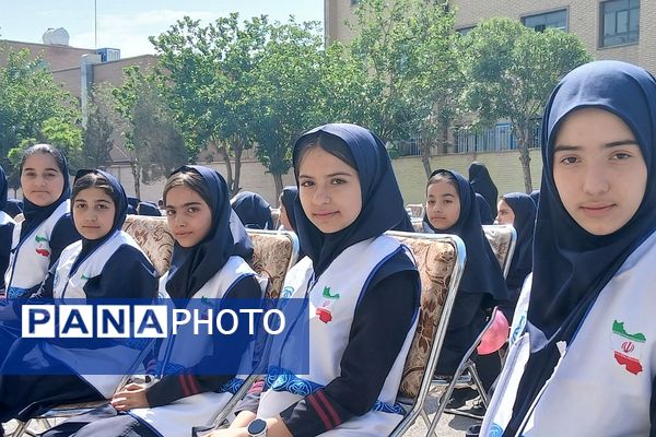 نواختن زنگ سلامت در دبستان حجاب باقرشهر 