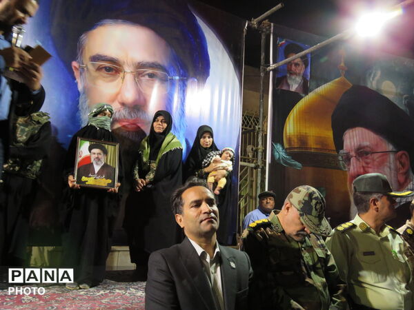 رژه دختران جان فدا همزمان با سراسر کشور در شهرستان خلیل آباد 