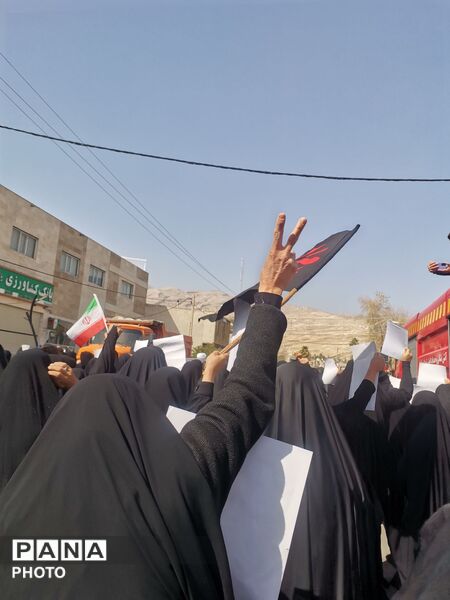 راهپیمایی دشمن‌شکن مردم پلدختر پس از نماز عبادی - سیاسی جمعه