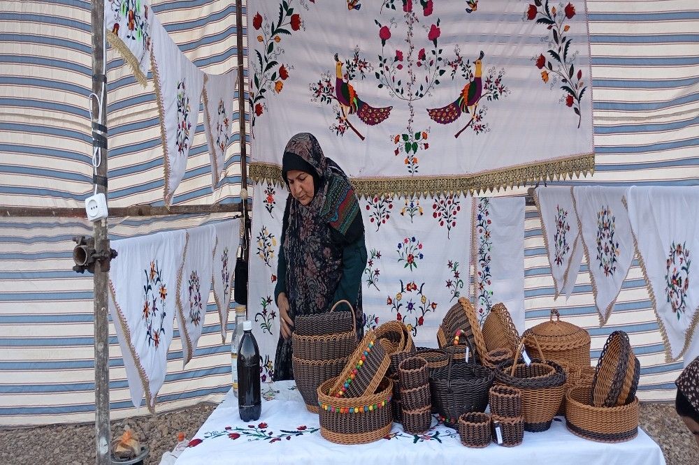 نمایشگاه محصولات بومی محلی و صنایع دستی در شهر بارنیشابور