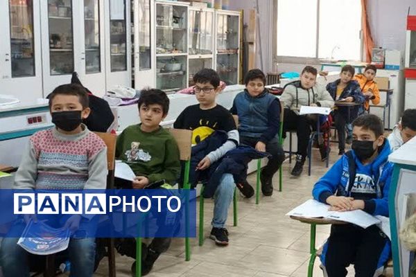 کارگاه ‌های استعداد‌یابی در پژوهش سرای دانش آموزی بصیرت یک ناحیه دو شهرری 