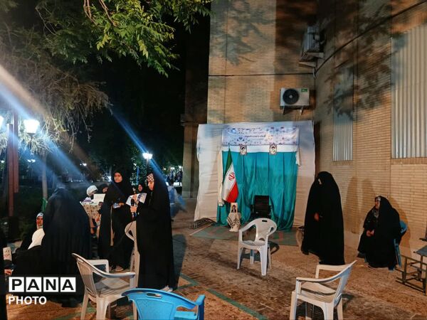 حضور پرشور دانش‌آموزان در موکب نوجوان مبارز