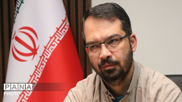 نشست خبری با خبرنگاران پانای کبودرآهنگ در اداره آموزش و پرورش