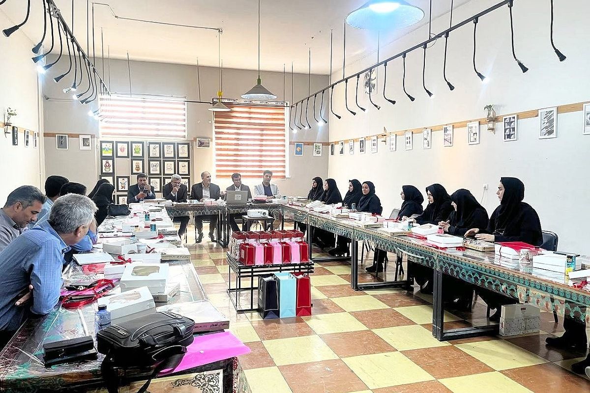 برگزاری همایش مدیران هنرستان‌های هیات امنایی شهرستان‌های استان تهران 