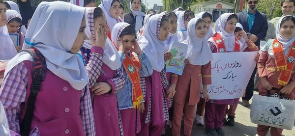 برگزاری اردوی پیشتازان دبستان آزادی به مناسبت هفته زمین پاک و هوای پاک