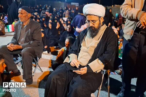 حضور شامگاهی مردم داغدار در پارکینگ شهرداری شهرستان باشت