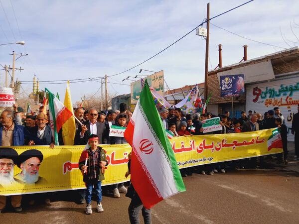 حضور باشکوه مردم کندر در راهپیمایی ۲۲ بهمن