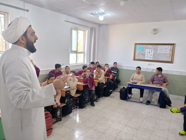 انتخابات همیار مشاور دبیرستان میثاق 